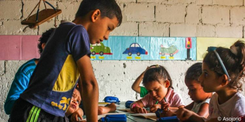 Asojorio_campana_aulasriopaz